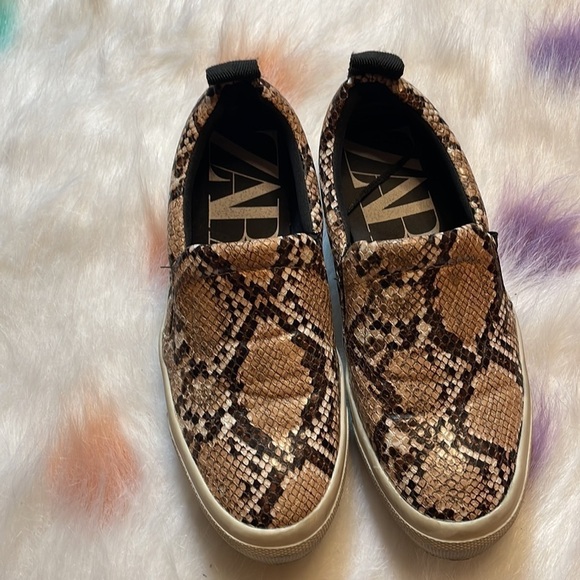 ZARA Snakeskin Slip On Shoes - Picture 2 of 8